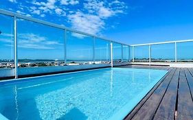 Cobertura Duplex Com Piscina e Vista mar
